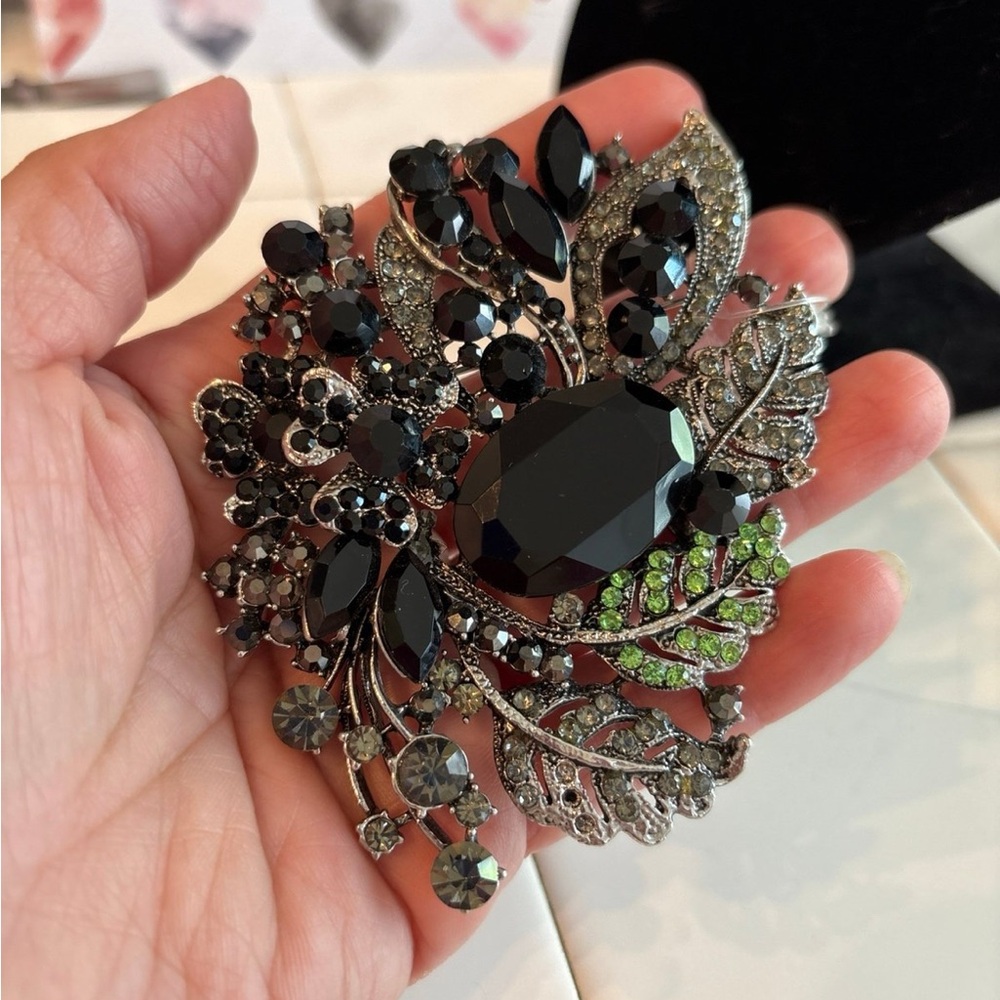 Elegant Black and Green Crystal Brooch